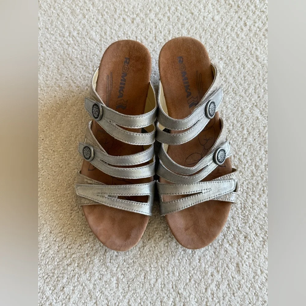 Romika Silver Metallic Strappy Wedge Adjustable Strap Sandal‎ Size 38 (7-7.5)